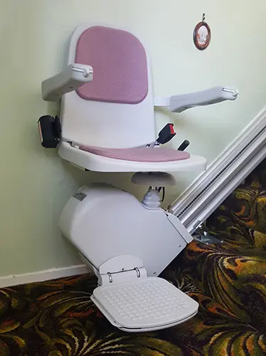 Acorn stairlift straight rental stairlift from Central Mobility
